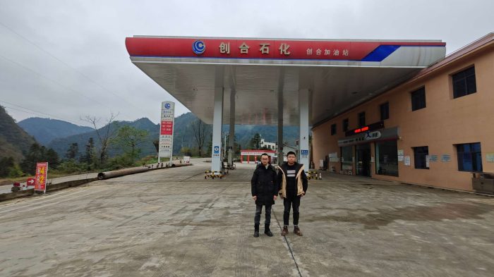 贵州天宇科技：职业卫生评价采样现场（普安县创合加油站）01