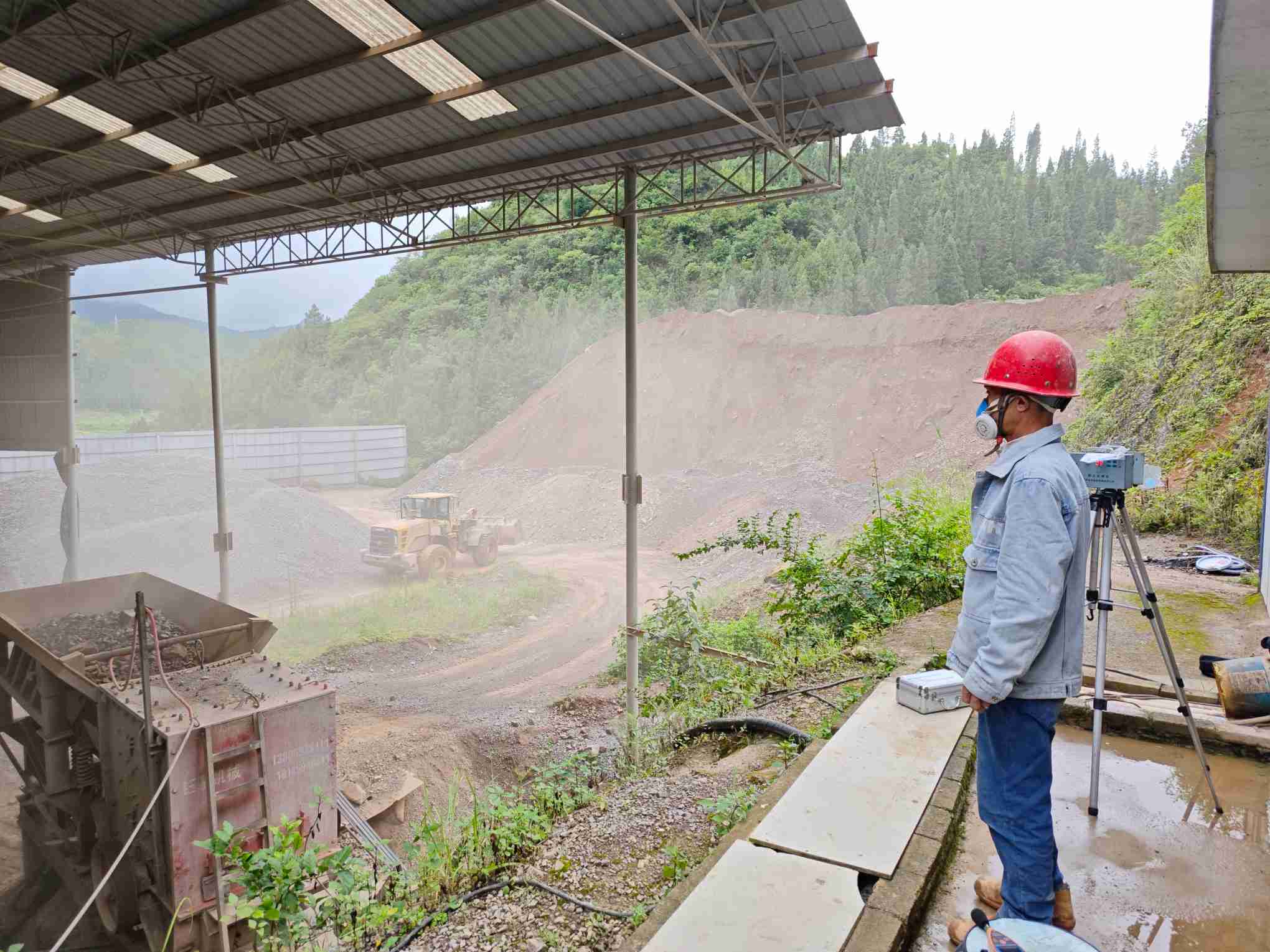 3-30.jpg 贵州天宇科技:职业卫生评价采样现场(兴义市鼎泰建材有限责任公司)03